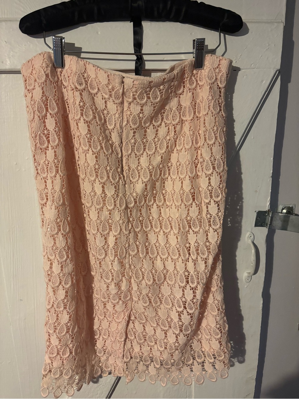 Ann Taylor Light Pink Lace Pencil Skirt - Picture 3 of 4